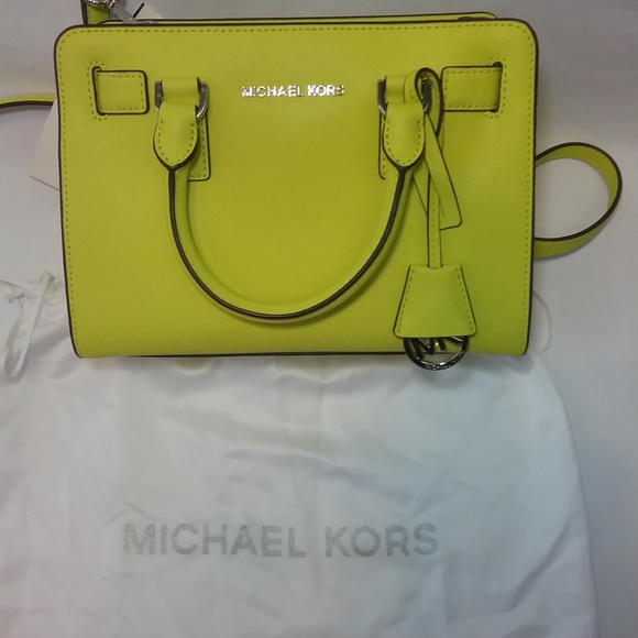 Michael Kors Dillon Bag - New With Tags - Picture 4 of 8